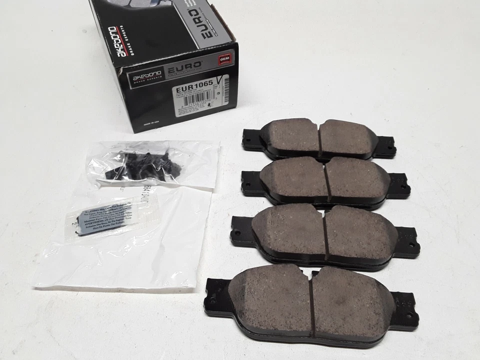 Juego de pastillas de freno de disco base delantera Akebono EUR1065 para Jaguar tipo S, Vanden Plas Foto 1 de 3