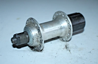 Shimano FH-RM40-8 Rear MTB Bike Hub Freewheel Silver 32H 135mm Fast USA Shipper! - Image 1 of 4