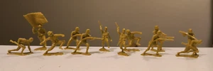 Marx: Soldados japoneses refundidos de la Segunda Guerra Mundial en marrón - 12 figuras en 7 poses - Imagen 1 de 9
