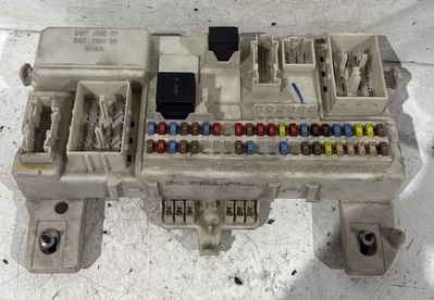 CENTRALINA PORTA FUSIBILI PER VOLVO V50 1° Serie benzina 1 (03>07) - Immagine 1 di 4