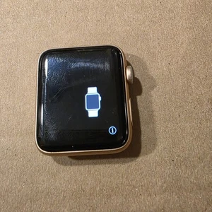 Apple Watch Series 3 42mm Gold Aluminium Case (GPS) - Photo 1 sur 5