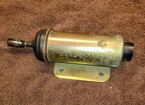 1970's Cadillac Eldorado RH PASSENGER Door Power Lock Actuator - Works Great! - Picture 1 of 12