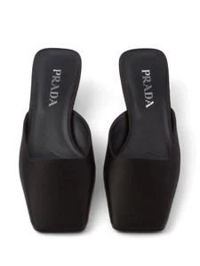 Prada schwarze Satin-Pantoletten eckige Zehenpartie Damengröße 37, 7 M in US - Bild 1 von 6