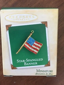 2004 Hallmark Miniature Ornament The Star Spangled Banner American Flag NEW Box - Imagen 1 de 2