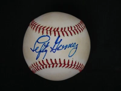 LEFTY GOMEZ SIGNED OFFICAL LEE MACPHAIL AMERICAN LEAGUE BASEBALL WITH PSA COA - Image 1 of 4