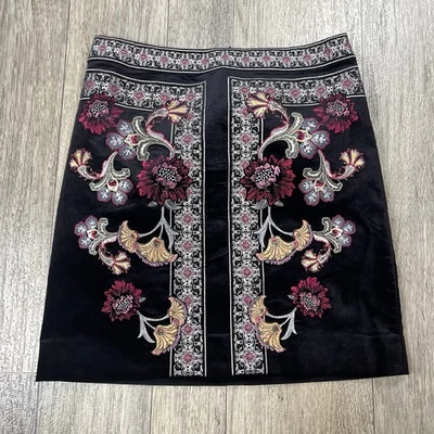 Falda Lápiz Floral Casa Blanca Mercado Negro Carrera Oficina Talla 6 Terciopelo Usada en Excelente Condición Foto 1 de 4