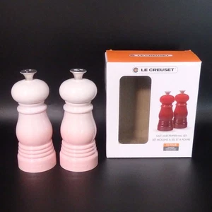 JUEGO MOLINO DE SAL Y PIMIENTA LE CREUSET Shell Rosa Nuevo - Imagen 1 de 7