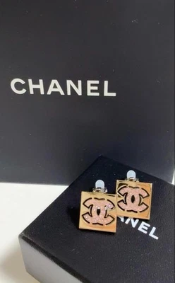 Pendientes CHANEL Piedra Rosa Usados Foto 1 de 4