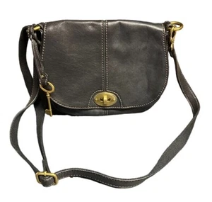 VINTAGE FOSSIL BLACK LEATHER CARSON FLAP CROSSBODY PURSE - Picture 1 of 8