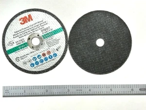 Rueda de corte reforzada 3M™ GP 01987 3 in x 0,040 in x 3/8 in, 50 PIEZAS - Imagen 1 de 5