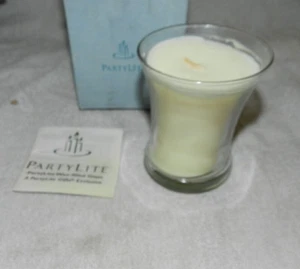PartyLite G-02103 calla lilly 6.7 oz & glass holder - Picture 1 of 6