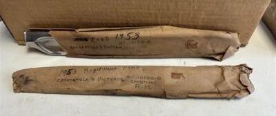 Новая из старых запасов пара молдингов для крыльев LH & RH 1953 Ford CRESTLINE #BF-16188-B и #BF-16189-B - Изображение 1 из 4
