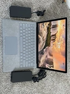 Microsoft Surface Laptop 13.5 inch (256 GB, Intel Core i5 7th Gen., 2.50 GHz,, 8 - Picture 1 of 8