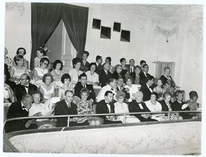 PHOTO, Studio Antony Divonne représentation balcon théâtre cinéma public - Picture 1 of 2