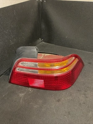 Conjunto de luz de freno trasera lateral pasajero derecho Acura TL 1999  Foto 1 de 3