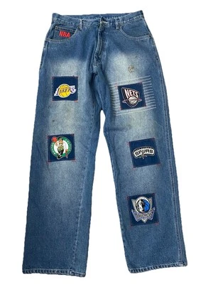 Pantalones de mezclilla holgados de hip hop vintage UNK NBA Team 32x32 logotipo Y2K con parches de gamuza Foto 1 de 4