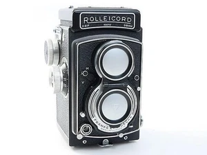 Cámara fotográfica de formato medio Rollei Rolleicord V con lente Xenar 75/3,5 de Japón - Imagen 1 de 7