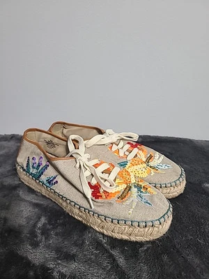 Women’s Nine West Casual Shoes  8.5 M  Embroidered Resort Sneakers Niche  - Image 1 of 4