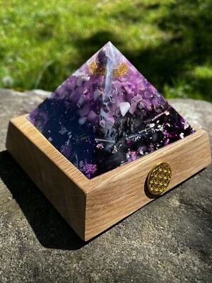 Orgonit Pyramide Bedingungslose Liebe (liebevolle Handarbeit) - Bild 1 von 4
