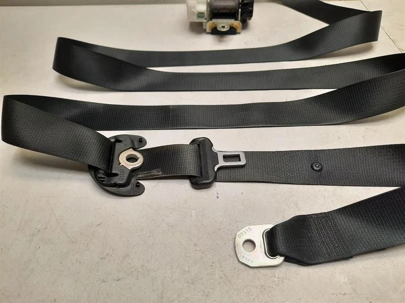 Cinturón de seguridad para pasajero derecho Lexus GS350 13-16 retractor negro sin pre choque OEM Foto 1 de 1