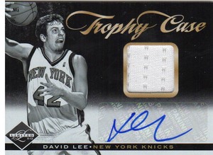 2011-12 Limited Trophy Case Materials Signatures Basketball Card #23 David Lee