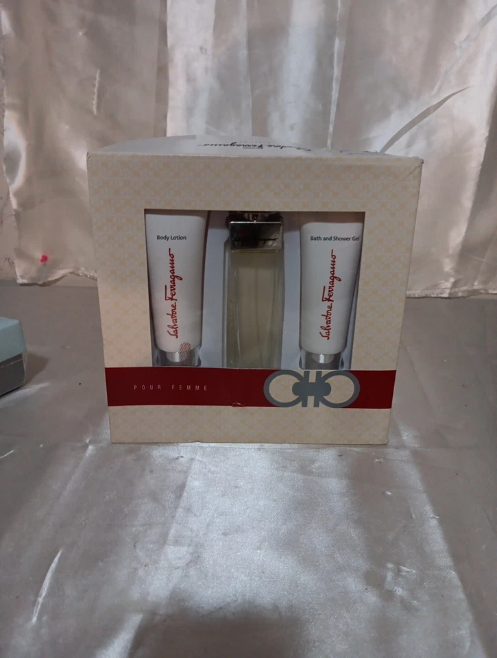 Подарочный набор женский пергамент Salvatore Ferragamo женский - Изображение 1 из 4