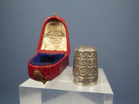 Antique Silver Thimble & Red Leather Case Chester 1902 ~ Edinburgh Retailer Cover
