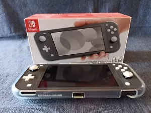 Nintendo Switch Lite grigia PERFETTA! con custodia in silicone - Foto 1 di 4