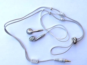Lot of 93 Necklace Earphones 3.5mm White/Gray (built-In earphones on lanyard) - Picture 1 of 5