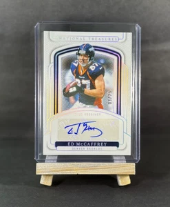 2024 Panini National Treasures Signatures Ed McCaffrey HOLO PLATA 03/25 HOF TINTA - Imagen 1 de 2