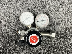 AGA Compressed Gas Regulator Model LB165-40-660-4F Max INLET 3000 PSIG - Picture 1 of 10