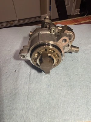 07-13 OEM BMW N54 N55 335i E82 E89 E92 F10 HPFP Bomba de Combustible de Alta Presión Motor Foto 1 de 4