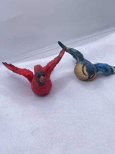 2 Vögel fliegen durch Fenster Magnet 3D Harz Kolibri Bluebird Kardinal B-7 - Bild 1 von 4