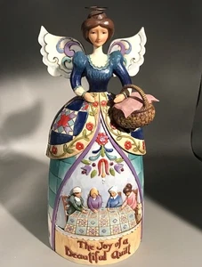 Jim Shore “La alegría de un hermoso edredón” 10,5” X 4,5” - Imagen 1 de 4