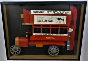 Vintage Folk Art London Double Decker Bus Shadowbox Diorama - Imagen 1 de 5
