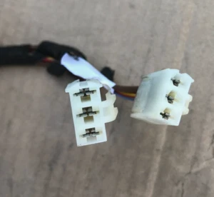 Porsche Cayenne 4.5S (2005) Centre Console Connectors + Wiring - Picture 1 of 4