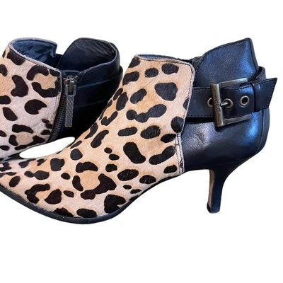Botines Donald J Pliner de alta costura de cuero con estampado de leopardo de pelo de becerro talla 8 Foto 1 de 4
