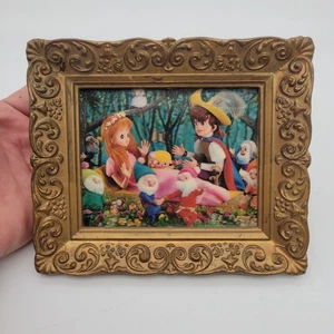Postal vintage 3D Blancanieves rima infantil Japón marco ornamentado Hong Kong - Imagen 1 de 9