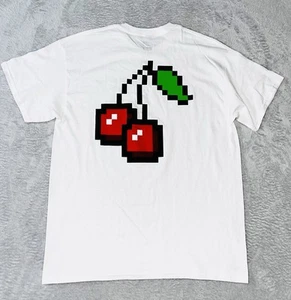 T-shirt grafica Metavirgin Pixel Cherries @ALL Tilly’s uomo Large SS nuova senza etichette - Foto 1 di 3