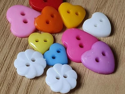 ACRYLIC MIXED HEART SHAPED ROUND FLOWER BUTTONS 10-13-14-15mm - CRAFT SEWING  - Image 1 of 4