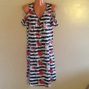 Women's Plus Size Floral Print Cold Shoulder Short Sleeve Pocket Dress - Picture 1 of 5