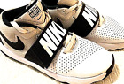 Nike Team Hustle D8 Młodzieżowe Dziecięce Białe / Czarne Sneakersy Rozmiar 5,5Y