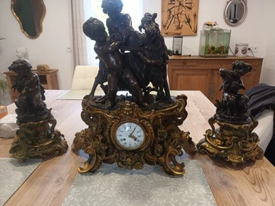 Ancienne horloge pendule bronze style Louis XV fin XIX avec ses deux candelabres - Photo 1/4
