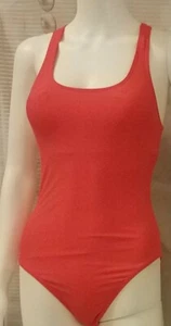 ZERACA Classic Luxury Style One Pc Swimsuit Diva Pink Womens Razorback Size: S - Picture 1 of 2