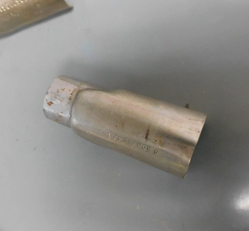 03-06 Dodge Viper 8.3L SRT-10 Bujía Bota Protector Térmico Cubierta 05037104AB Foto 1 de 1