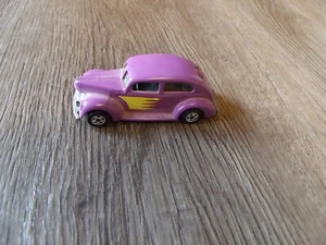 COLLECTIBLE 1982 MATTEL HOT WHEELS PURPLE FAT FENDERED  CAR - Picture 1 of 2