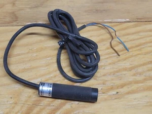 Telemecanique XUB-H0430 Photoelectric Sensor, 12-24VDC, M18, 2-Wire - Picture 1 of 4