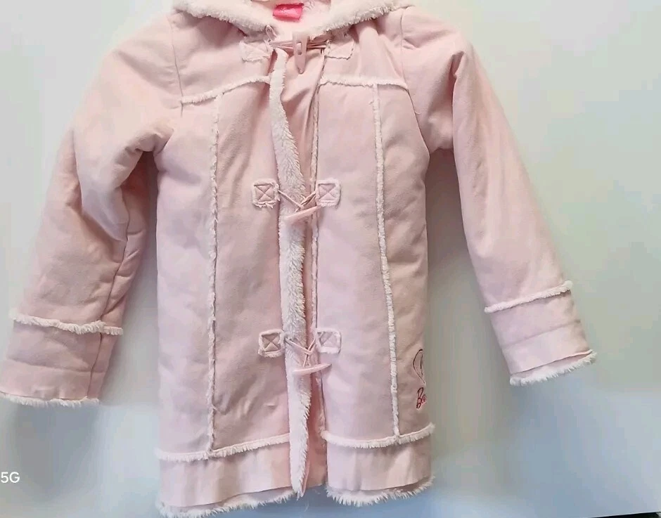 Barbie Rosa Imitación Gamuza Piel Niñas Invierno Chaqueta Abrigo Talla 8 Con Sudadera con Capucha Foto 1 de 4