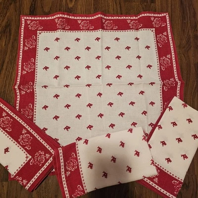 Williams Sonoma Cotton Napkins Red And Ivory Floral Vintage 18x17 Set Of 4 - Image 1 of 4