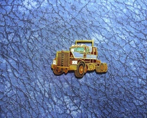 Diamond Reo Semi-Truck Tractor Cab Cutout Watch Fob - Picture 1 of 2